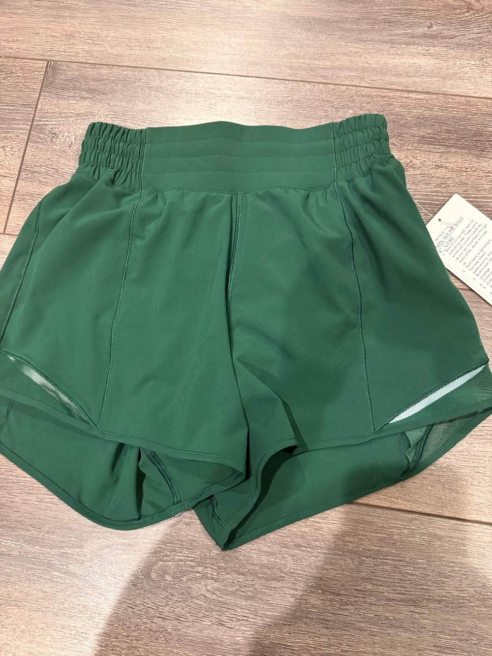lululemon hotty hot athletica forest green elastic waist shorts